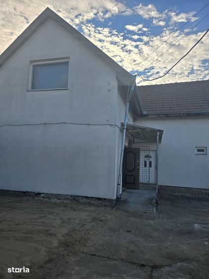 Casă cu 4 camere cu Teren 450 Mp în Botiz