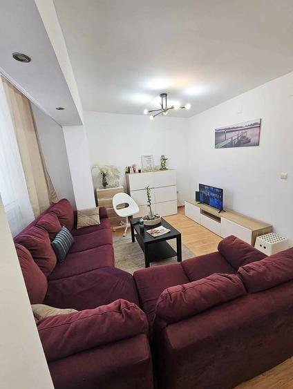 Apartament cu 2 camere semidecomandat, mobilat în Unirii