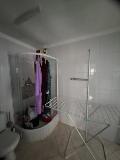 Casă individuală cu 6 camere cu Canalizare în Sânandrei