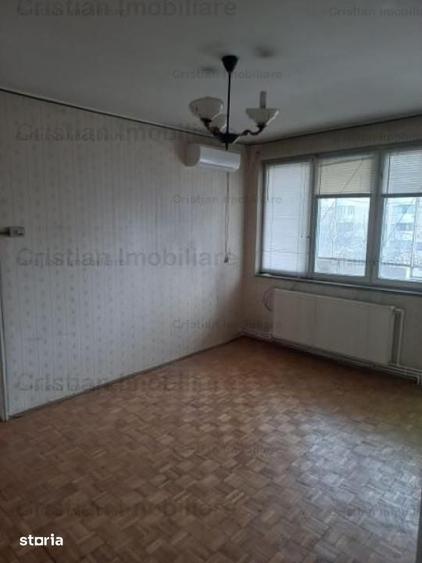 Apartament cu 3 camere decomandat în Viziru 2