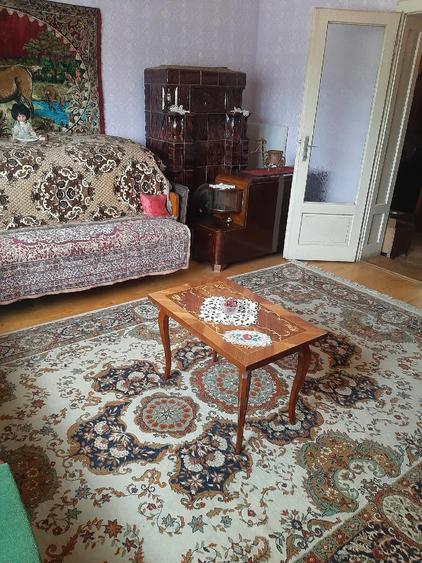 Casă cu 4 camere cu Teren 996 Mp în Central