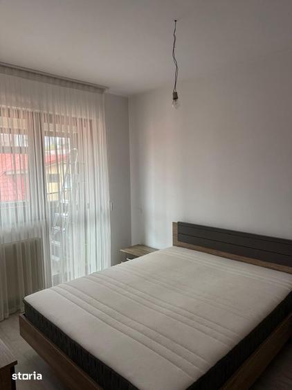 Apartament cu 3 camere decomandat, mobilat în Berceni