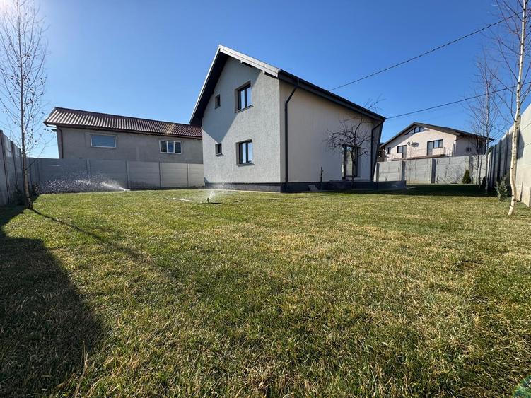 Casă individuală cu 4 camere cu Canalizare în Clinceni