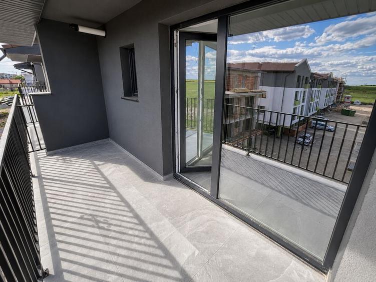Apartament cu 2 camere decomandat în Giroc