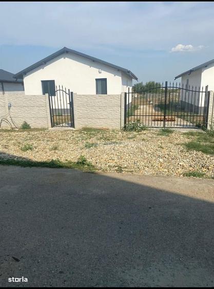 Casă cu 3 camere cu Teren 400 Mp în Central