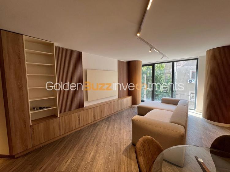 Apartament cu 2 camere, mobilat în Victoriei