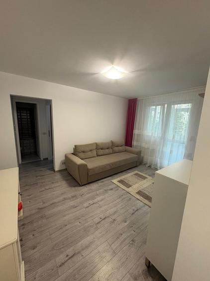 Apartament cu 2 camere semidecomandat în Giurgiului