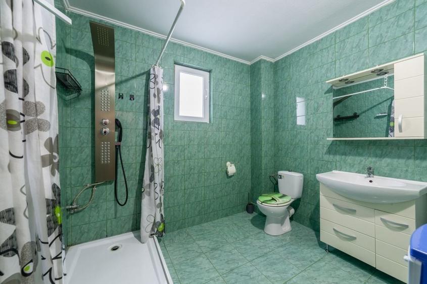 Casă individuală cu 6 camere cu Canalizare în Căteasca
