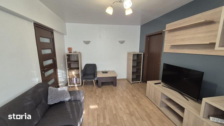 Apartament cu 3 camere semidecomandat în Giurgiului