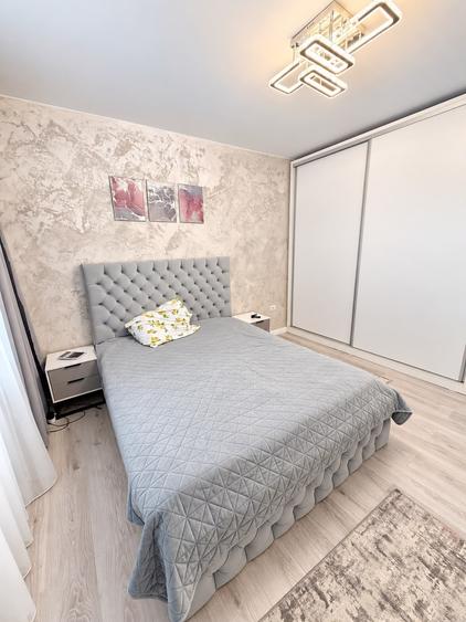 Apartament cu 3 camere decomandat în Sud