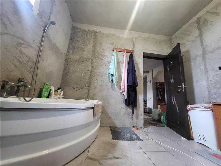 Casă cu 5 camere cu Teren 522 Mp în Sântandrei