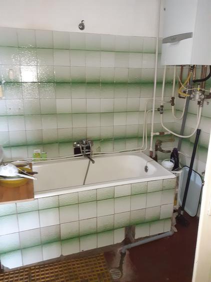 Casă individuală cu 5 camere cu Canalizare în 7 Noiembrie
