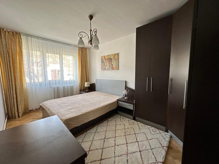 Apartament cu 4 camere decomandat în Grigorescu