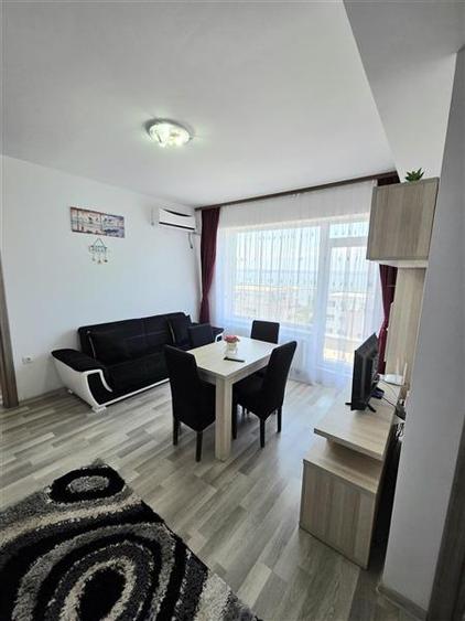 Apartament cu 2 camere semidecomandat, mobilat în Central