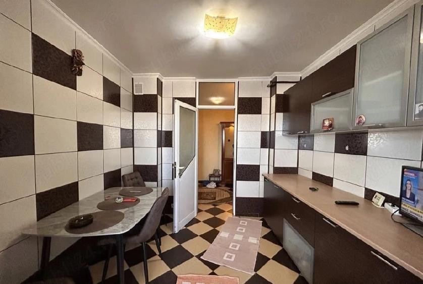 Apartament cu 2 camere decomandat în Teilor