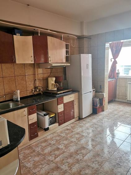 Apartament cu 3 camere decomandat în Ultracentral