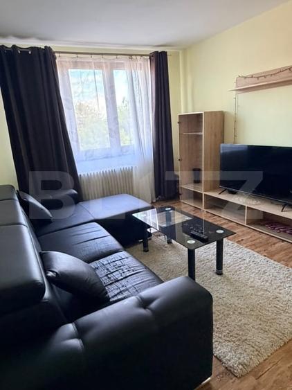 Apartament cu 2 camere semidecomandat, mobilat în Semicentral