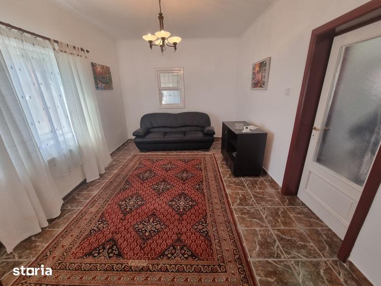 Casă cu 4 camere cu Teren 1202 Mp în Băcia