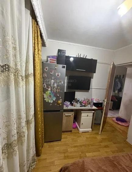 Ap. 2 camere decomandat etaj.3 - Str. Alunisului/ Brancoveanu -Sector4 - 5