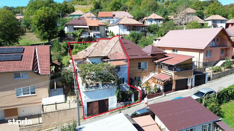 Casă cu 4 camere cu Teren 254 Mp în Central