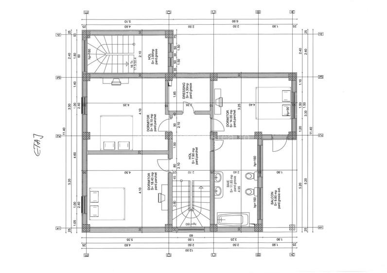 Casă cu 9 camere cu Teren 500 Mp în Costinești