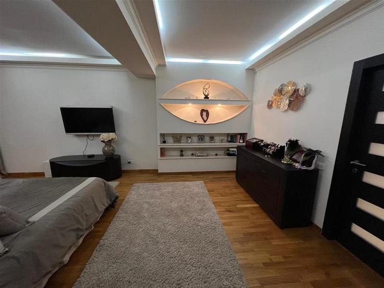 Casă individuală cu 6 camere cu Piscina în Pipera