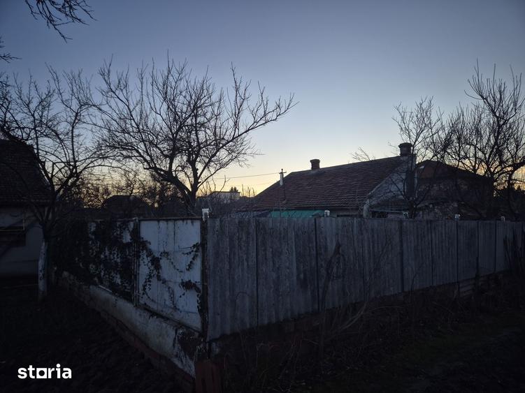 Casă cu 2 camere cu Teren 301 Mp în Pârneava