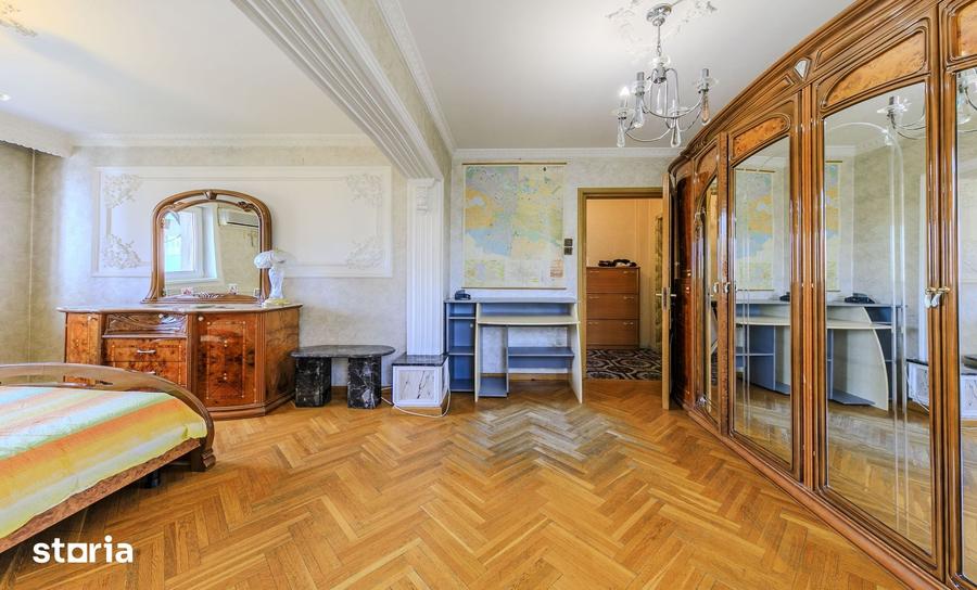 Apartament cu 3 camere în Drumul Taberei