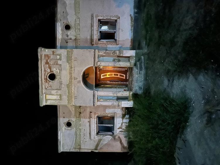 Casă cu 2 camere cu Teren 3000 Mp în Dezrobiți