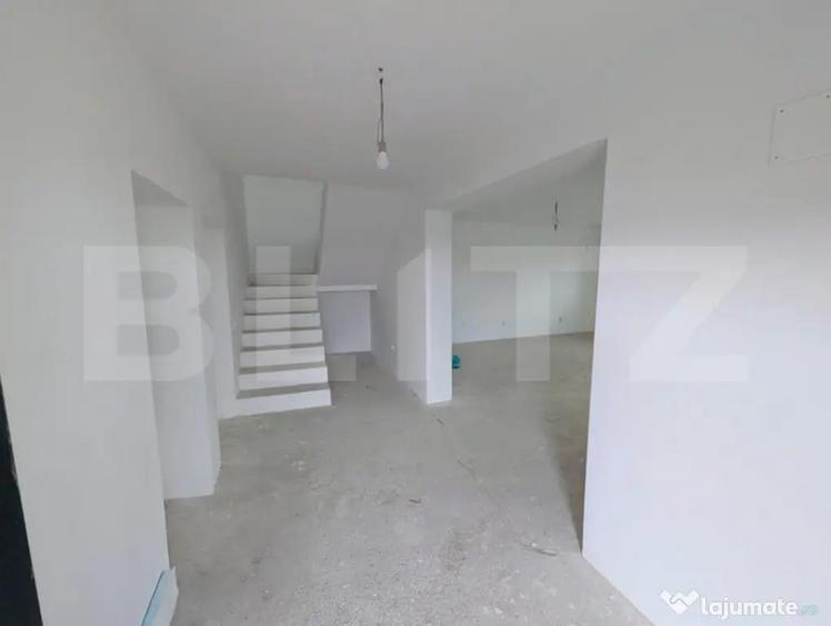 Casă cu 5 camere cu Teren 440 Mp în Balciu