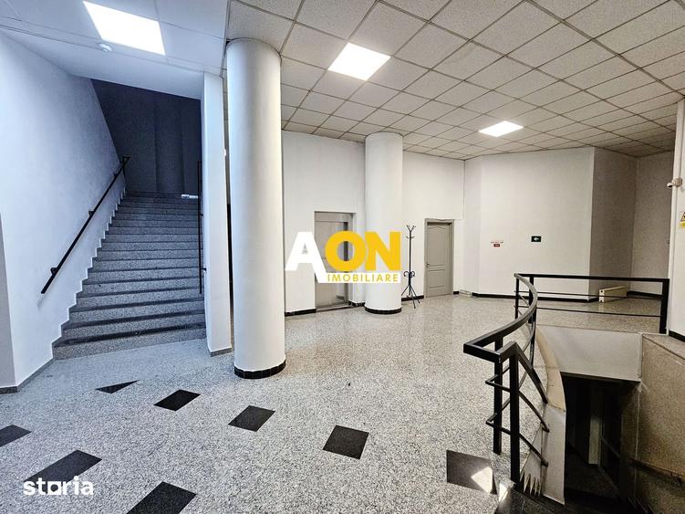 Spațiu comercial, de 3,000 mp, în Central
