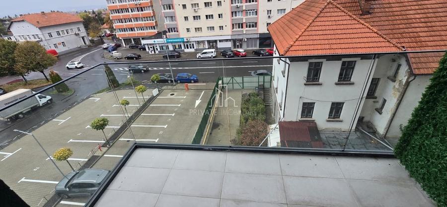 Apartament cu 2 camere decomandat în Semicentral