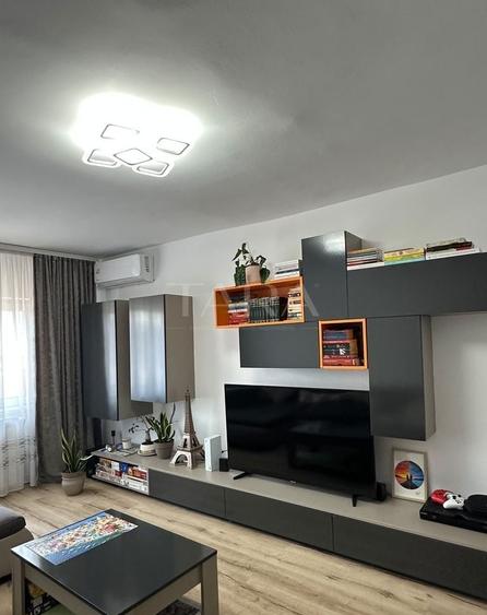 Apartament cu 2 camere decomandat, mobilat în Zorilor
