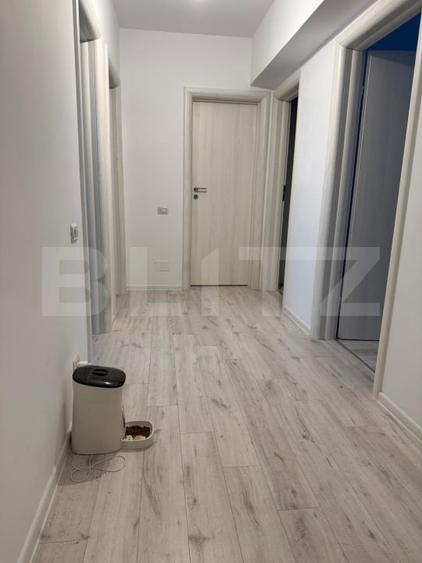 Apartament cu 3 camere decomandat, mobilat în Tractorul