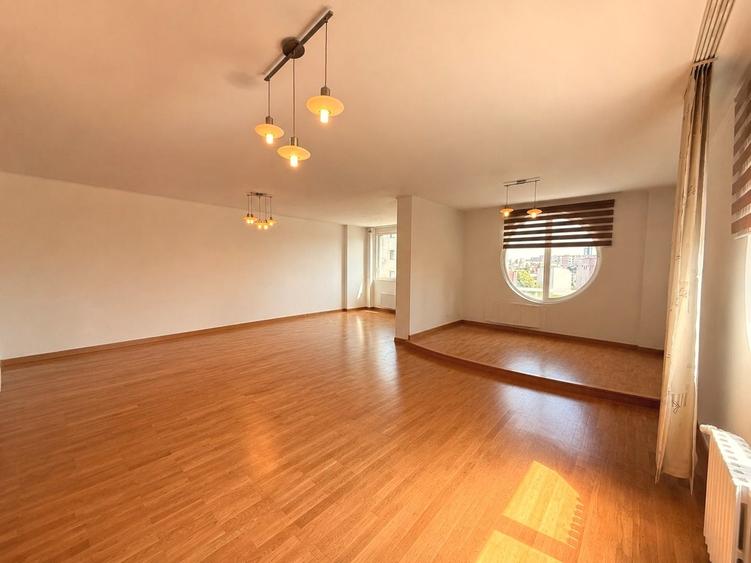 Apartament cu 4 camere decomandat, mobilat în Plevnei