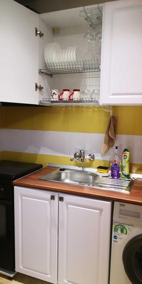 Garsonieră decomandată în Titan
