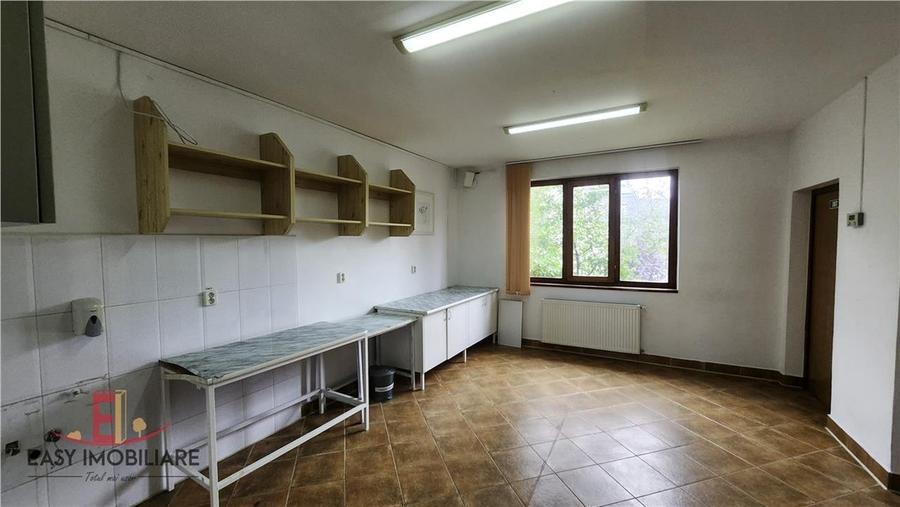 Casă individuală cu 7 camere cu Teren 800 Mp în 22 Decembrie 1989