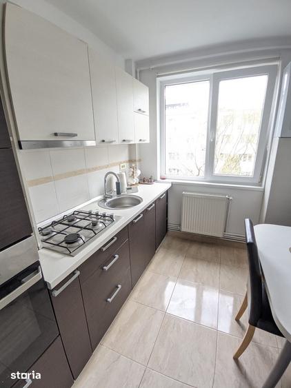 Apartament cu 3 camere semidecomandat în Central