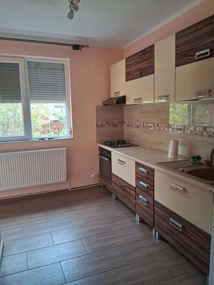 Casă individuală cu 3 camere decomandat cu Canalizare în UMT