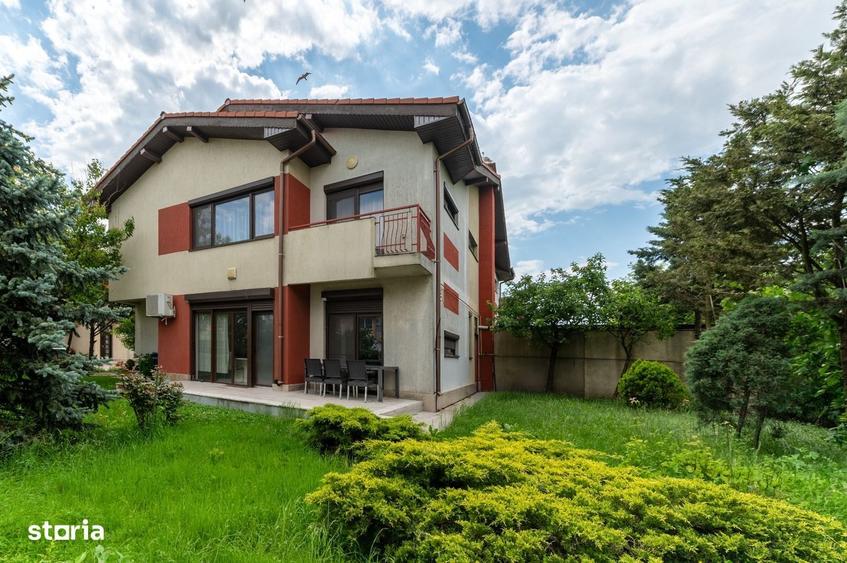 Casă cu 4 camere cu Teren 550 Mp în Lazu