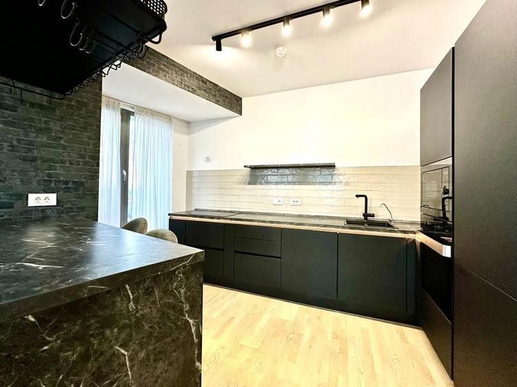 Apartament cu 3 camere, mobilat în Take Ionescu