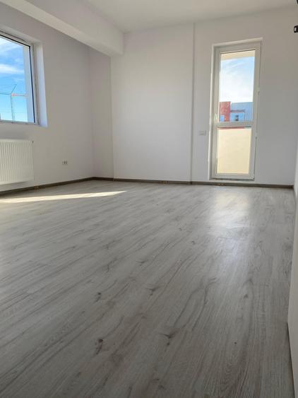 Apartament cu 2 camere nedecomandat în Berceni — fotografia 3