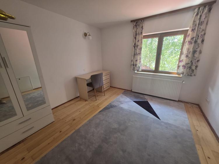 Casă individuală cu 4 camere cu Teren 350 Mp în Bunloc