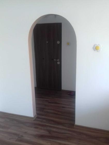 Apartament cu 2 camere semidecomandat în Exterior Vest
