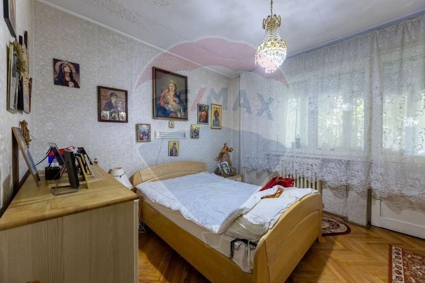 Apartament cu 3 camere semidecomandat, mobilat în P-ța Gării