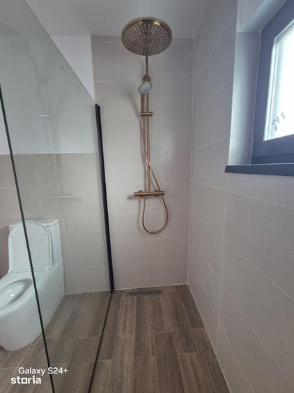 Casă cu 4 camere cu Teren 462 Mp în Central