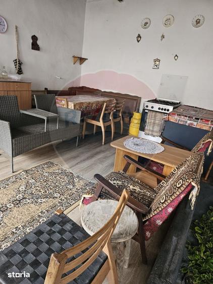 Casă cu 5 camere cu Teren 1497 Mp în Sarasău