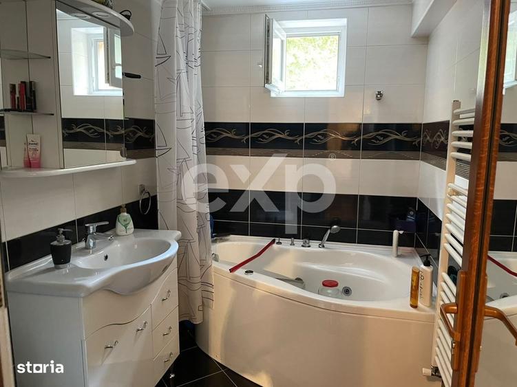 Apartament cu 3 camere semidecomandat în Trivale