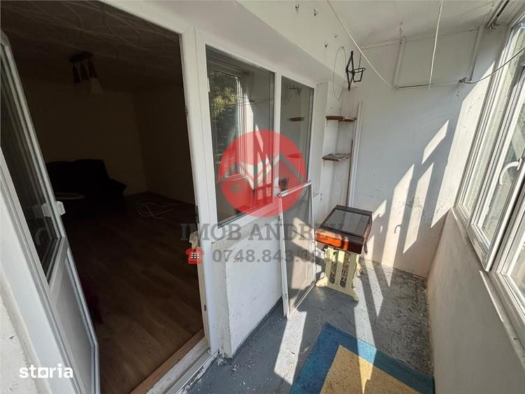 Apartament cu 3 camere decomandat în Vest