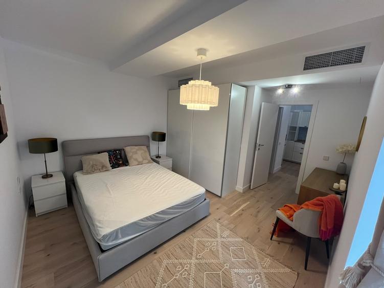 Apartament cu 2 camere decomandat, mobilat în P-ta Presei Libere